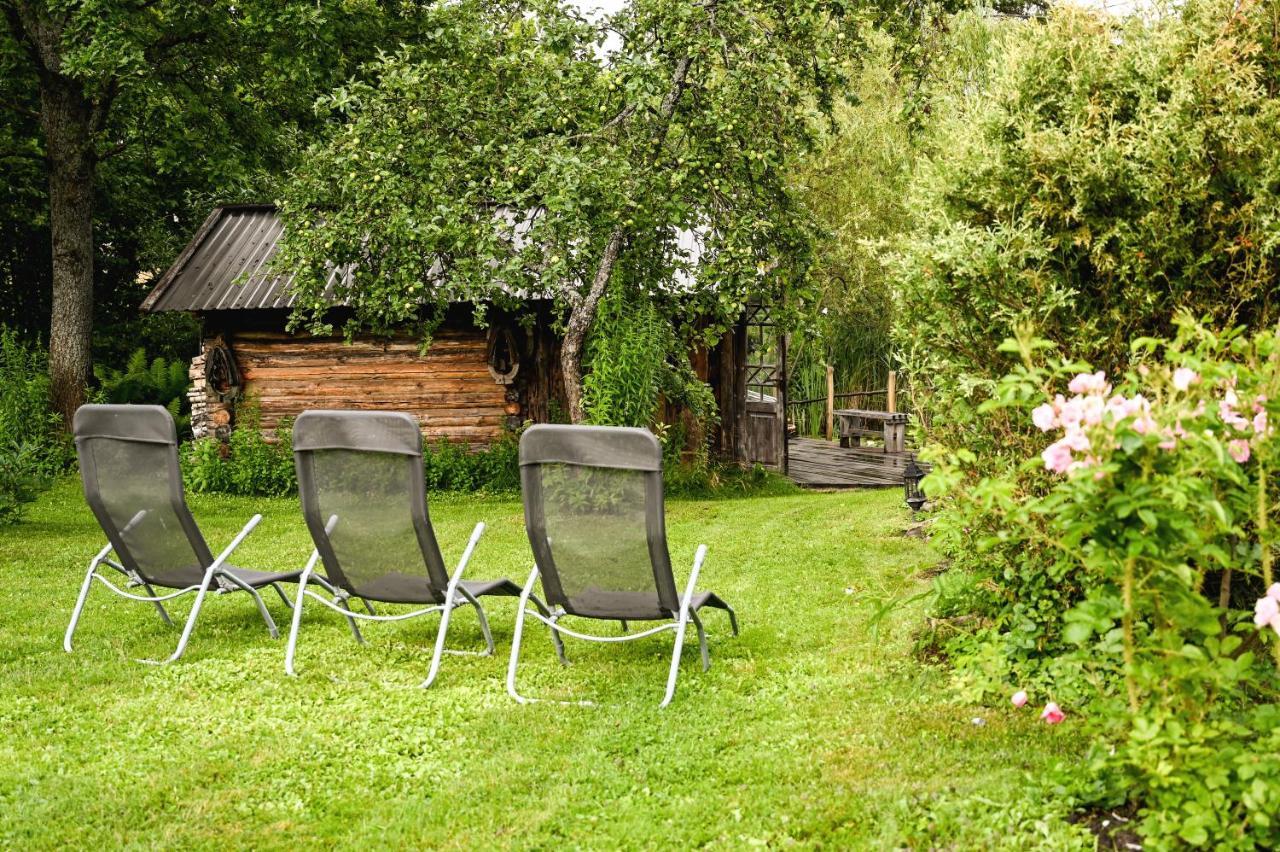 Idilliska Latgaliesu Lauku Maja Ar Melno Pirti Villa Aglona Exterior photo